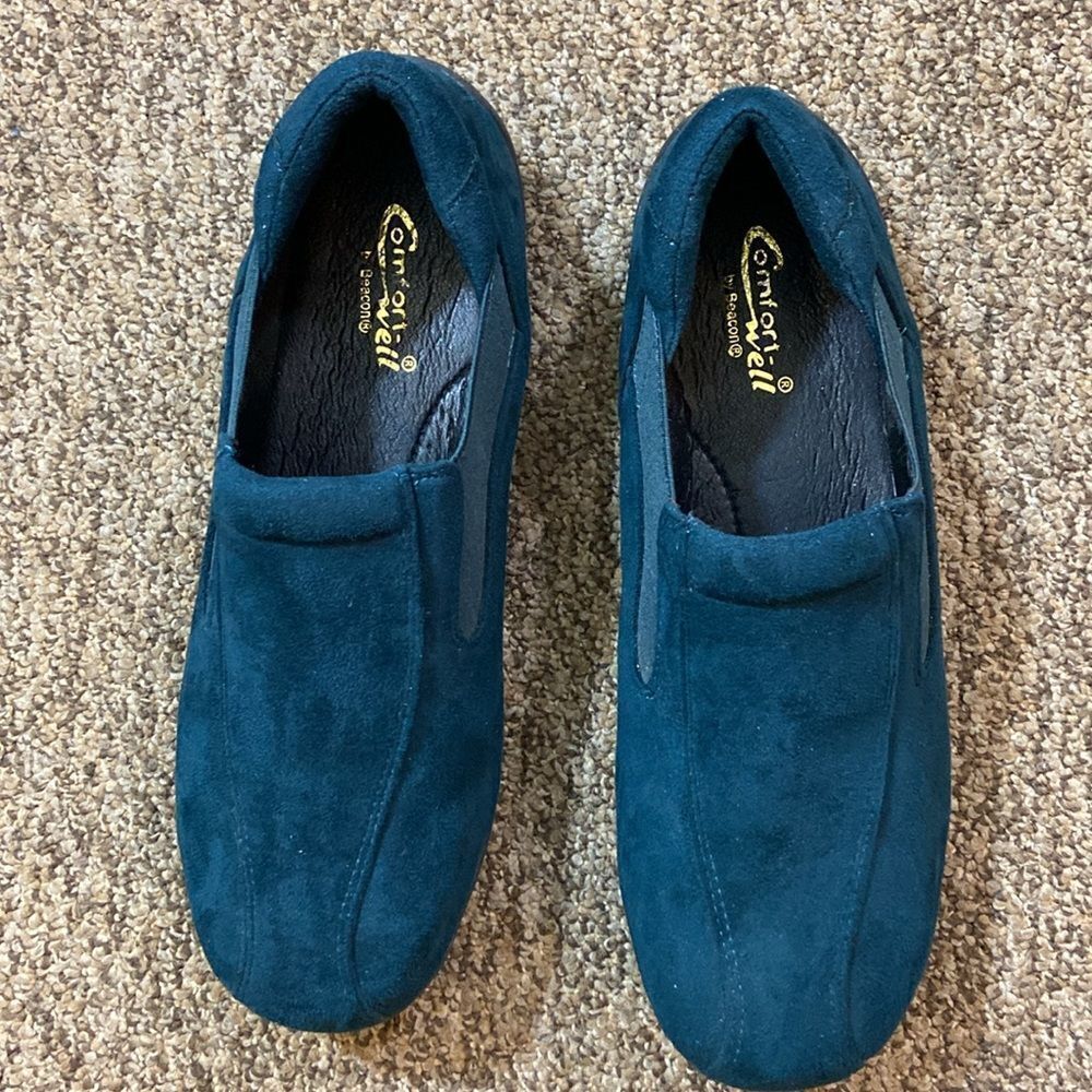 Comfort Well Microsuede Upper Women’s Dark Teal Slip-On Shoes Size 11WW